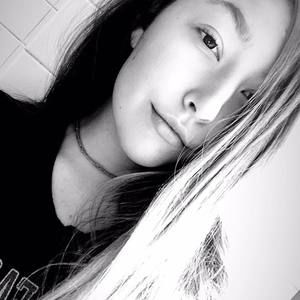 Meet your Posher, Averie